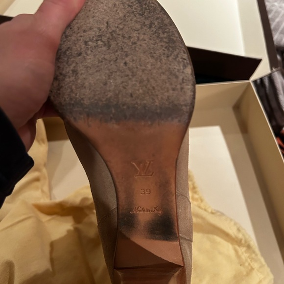 Louis Vuitton size 39 suede boots with a heel - Picture 4 of 6